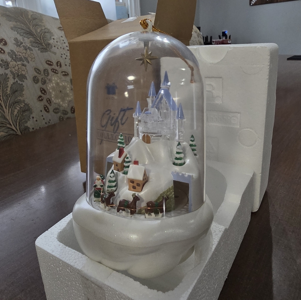 1997 Avon Santa's Magical Castle Ornament  in Box
